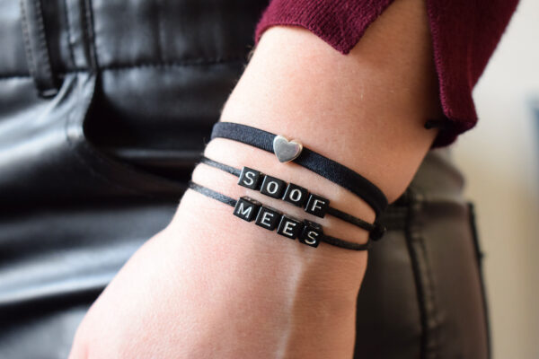 Armbanden set 5 letters en schuifhart